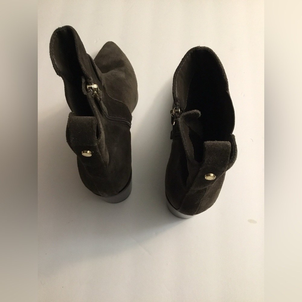 Women’s Tahari booties size 8M - Picture 10 of 10